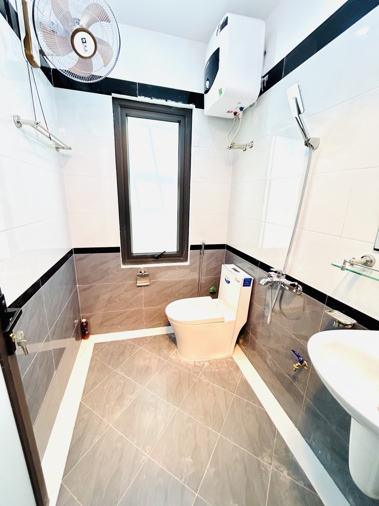 Bán nhà Nam Dư - diện tích 45m2 6 tầng - Ô TÔ ĐỖ CỬA - giá 11,6 tỷ