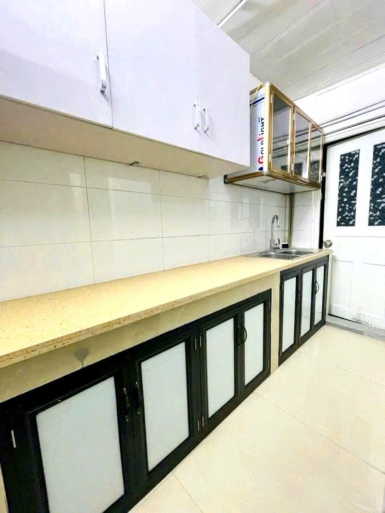 Bán nhà Hồng Mai - Bạch Mai - 23m  4 tầng lô góc 3 thoáng - giá 3,8 tỷ