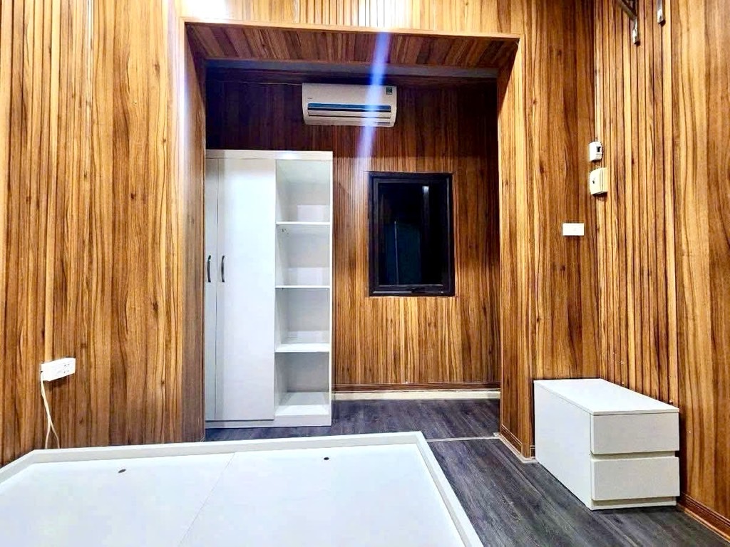 Bán nhà Hồng Mai - Bạch Mai - 23m  4 tầng lô góc 3 thoáng - giá 3,8 tỷ