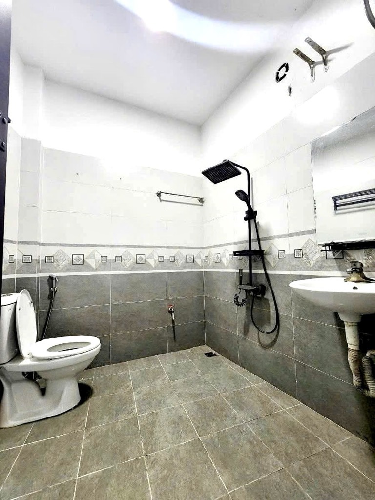 Bán nhà Hồng Mai - Bạch Mai - 23m  4 tầng lô góc 3 thoáng - giá 3,8 tỷ