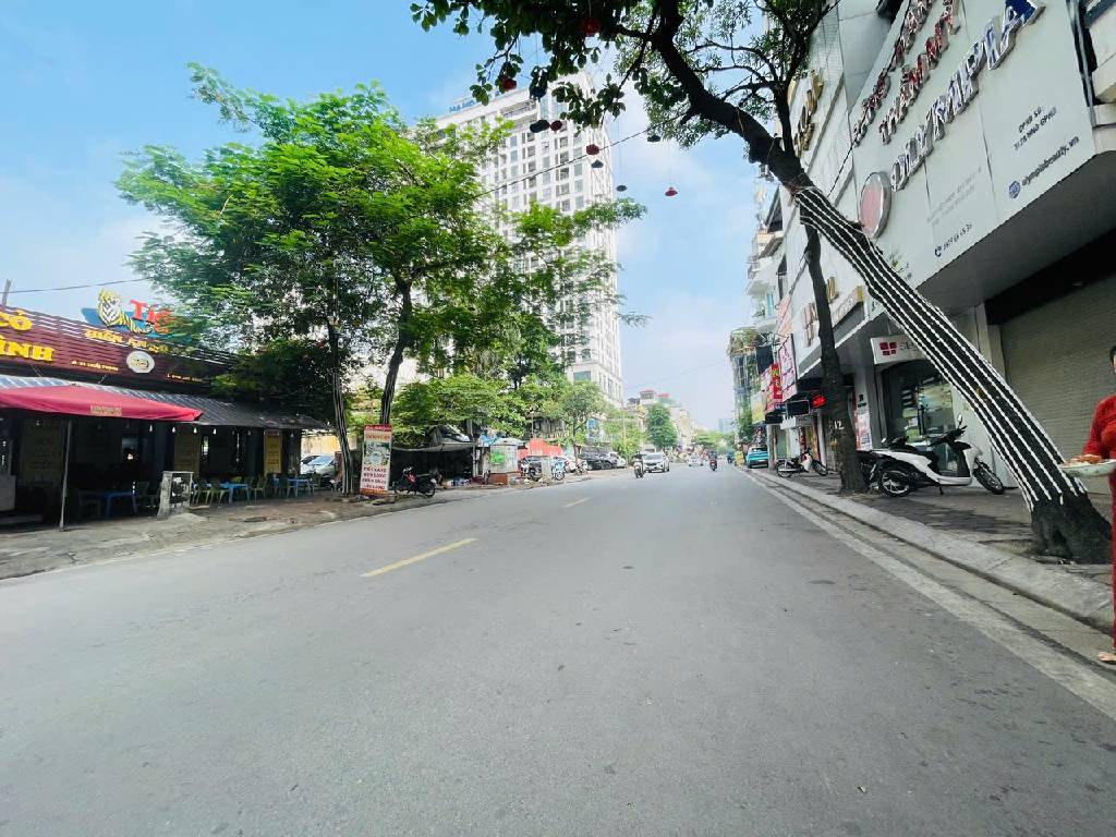 Bán nhà Thái Thịnh - diện tích 28,2m2 5 tầng - Mặt phố trung tâm - giá 20,9 tỷ