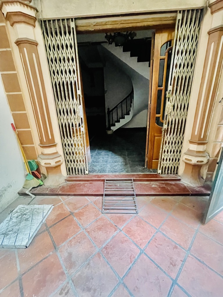 Bán nhà Ngõ Thái Thịnh 1 - diện tích 51m2 4 tầng - Nhà đẹp hiếm có - giá 10,8 tỷ