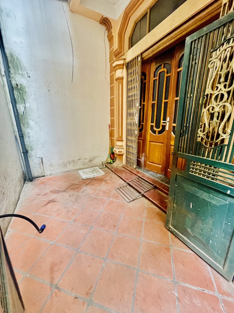 Bán nhà Ngõ Thái Thịnh 1 - diện tích 51m2 4 tầng - Nhà đẹp hiếm có - giá 10,8 tỷ