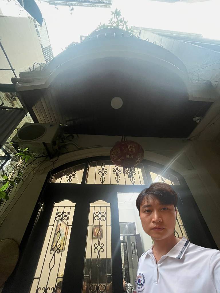 Bán nhà Hoàng Đạo Thành - diện tích 72m2 3 tầng - Ô tô đỗ cổng - giá 17,8 tỷ