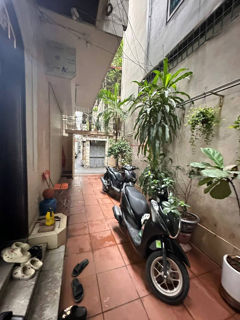 Bán nhà Hoàng Đạo Thành - diện tích 72m2 3 tầng - Ô tô đỗ cổng - giá 17,8 tỷ