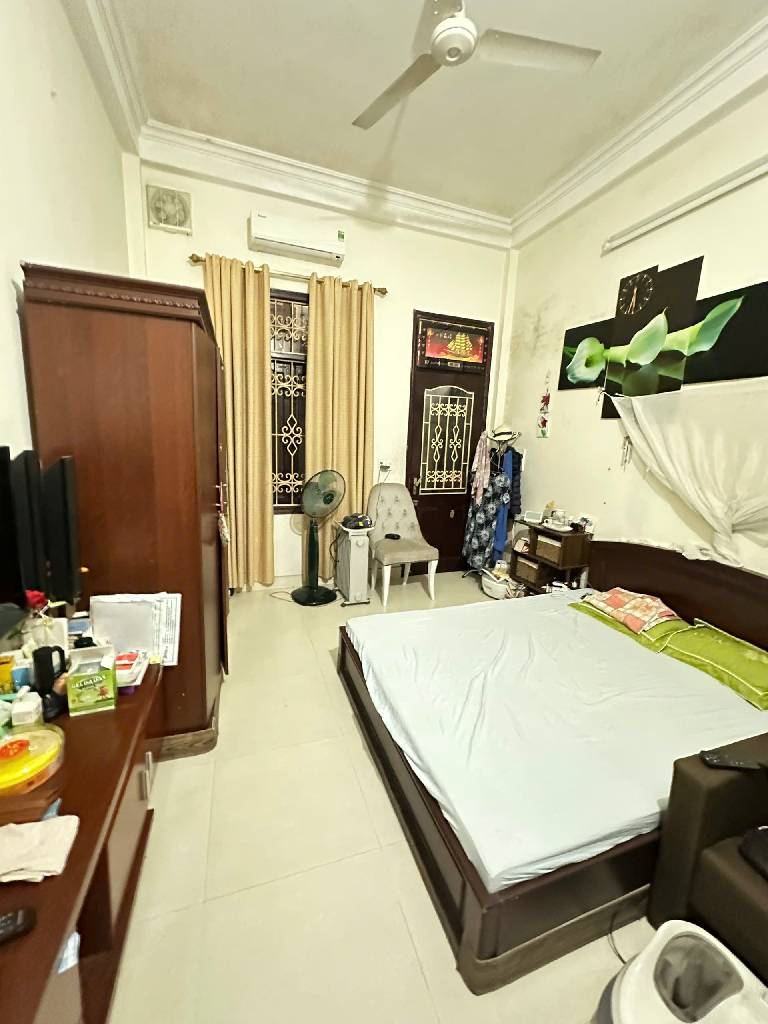 Bán nhà Hoàng Đạo Thành - diện tích 72m2 3 tầng - Ô tô đỗ cổng - giá 17,8 tỷ