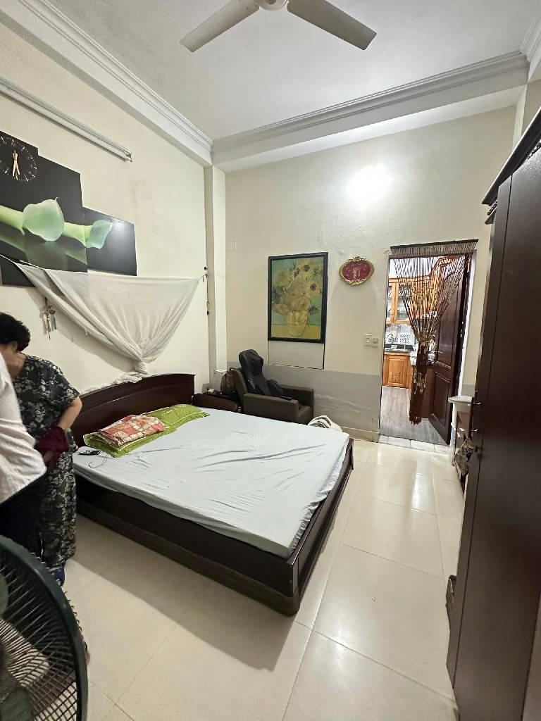 Bán nhà Hoàng Đạo Thành - diện tích 72m2 3 tầng - Ô tô đỗ cổng - giá 17,8 tỷ