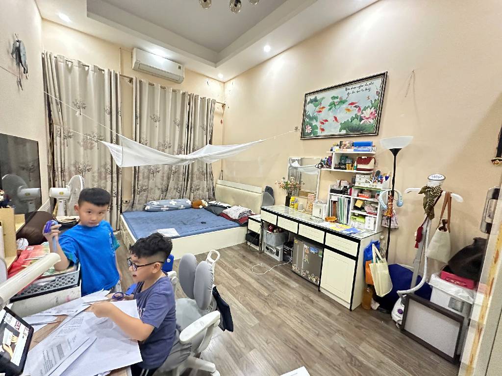 Bán nhà Hoàng Đạo Thành - diện tích 72m2 3 tầng - Ô tô đỗ cổng - giá 17,8 tỷ