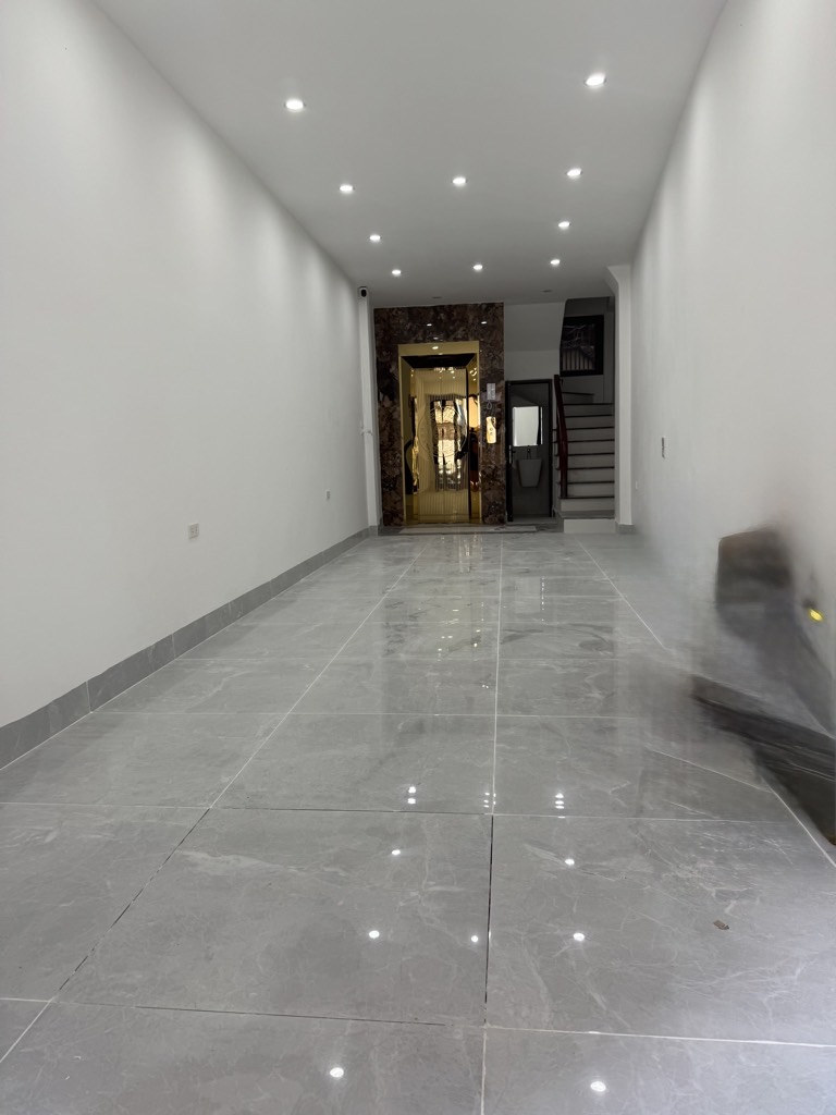 Bán nhà Lạc Trung - diện tích 44m2 6 tầng - Mặt ngõ to ô tô tránh - giá 16,2 tỷ