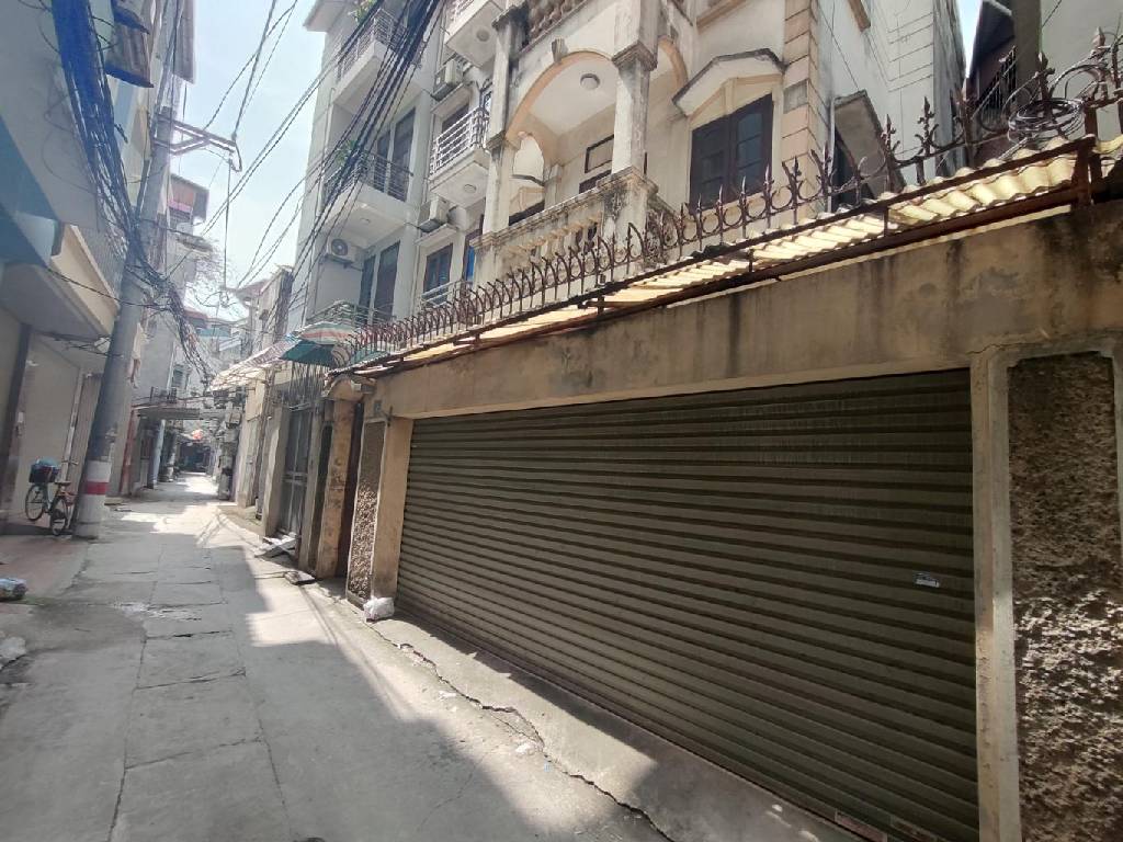 Bán nhà Hoàng Mai - diện tích 102m2 4 tầng - Ô tô vào trong nhà - giá 23,5 tỷ