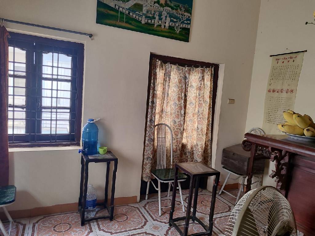 Bán nhà Hoàng Mai - diện tích 102m2 4 tầng - Ô tô vào trong nhà - giá 23,5 tỷ