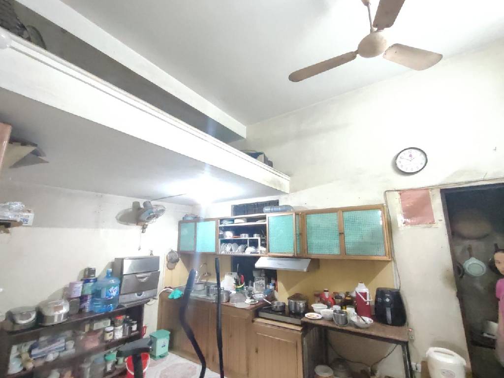 Bán nhà Hoàng Mai - diện tích 102m2 4 tầng - Ô tô vào trong nhà - giá 23,5 tỷ