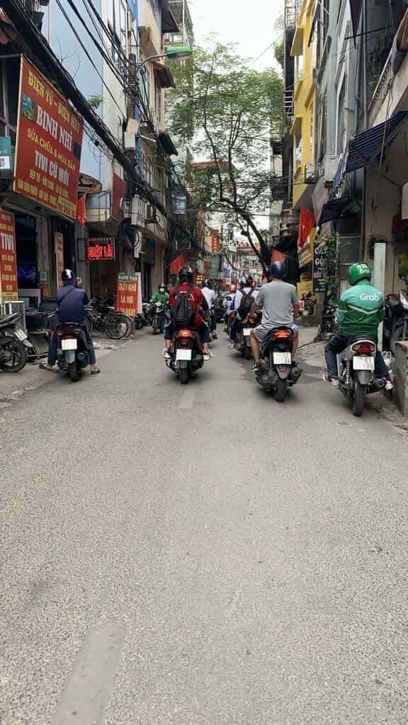 Bán nhà Quan Nhân - diện tích 24m2 5 tầng - Mặt phố hiếm kinh doanh sầm uất - giá 8,1 tỷ