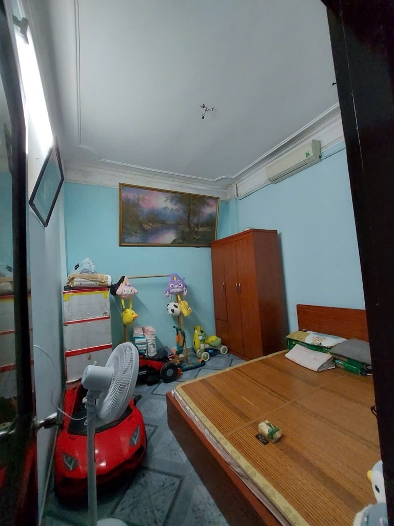 Bán nhà Tân Mai - diện tích 26m2 4 tầng - Đối diện trường THCS Trương Định - giá 14,5 tỷ