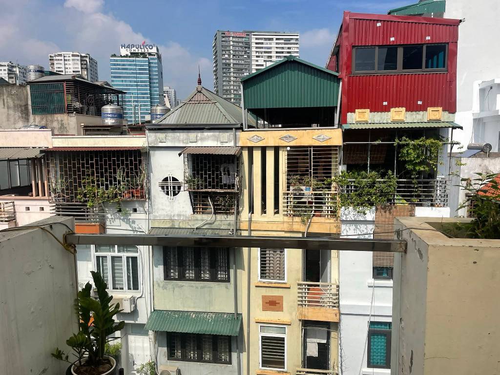 Bán nhà Quan Nhân - diện tích 71m2 5 tầng - Nhà 2 mặt thoáng, ô tô con đỗ cửa - giá 14,2 tỷ