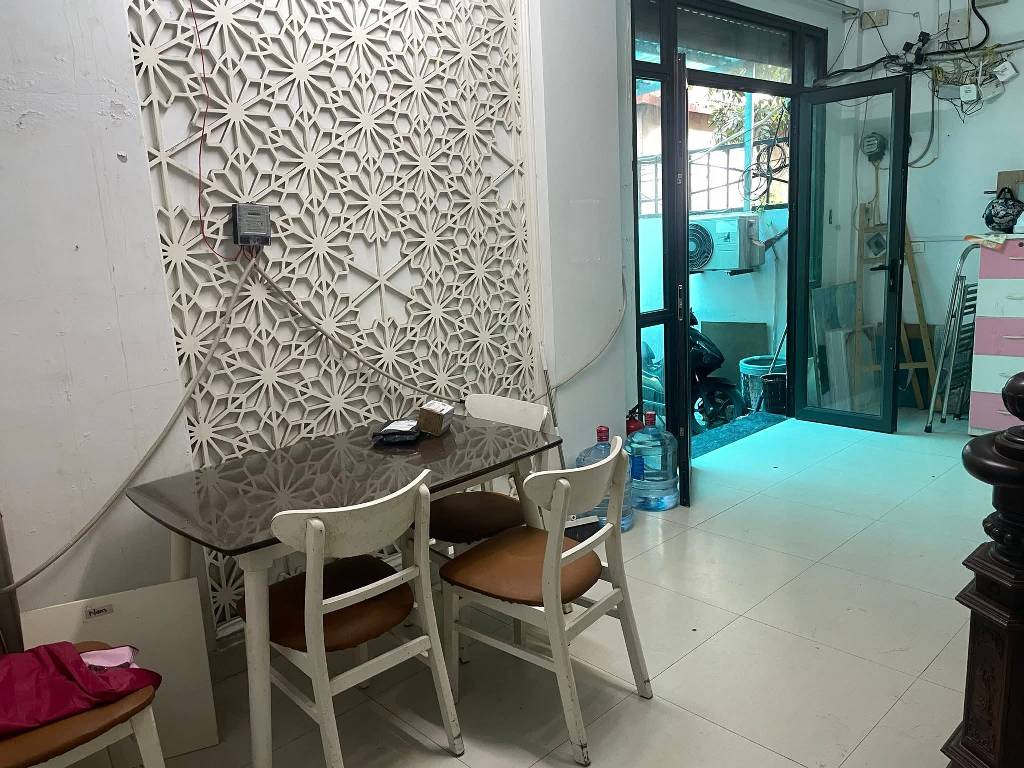 Bán nhà Quan Nhân - diện tích 71m2 5 tầng - Nhà 2 mặt thoáng, ô tô con đỗ cửa - giá 14,2 tỷ