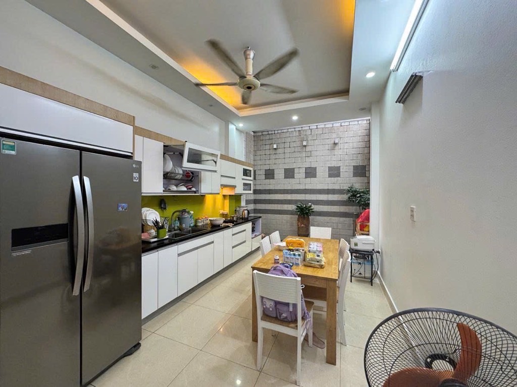 Bán nhà Đê La Thành - diện tích 53m2 5 tầng - Gara ô tô, nhà đẹp - giá 19,5 tỷ