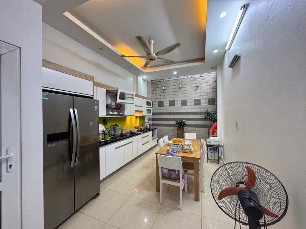 Bán nhà Đê La Thành - diện tích 53m2 5 tầng - Gara ô tô, nhà đẹp - giá 19,5 tỷ