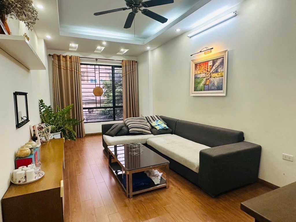 Bán nhà Đê La Thành - diện tích 53m2 5 tầng - Gara ô tô, nhà đẹp - giá 19,5 tỷ