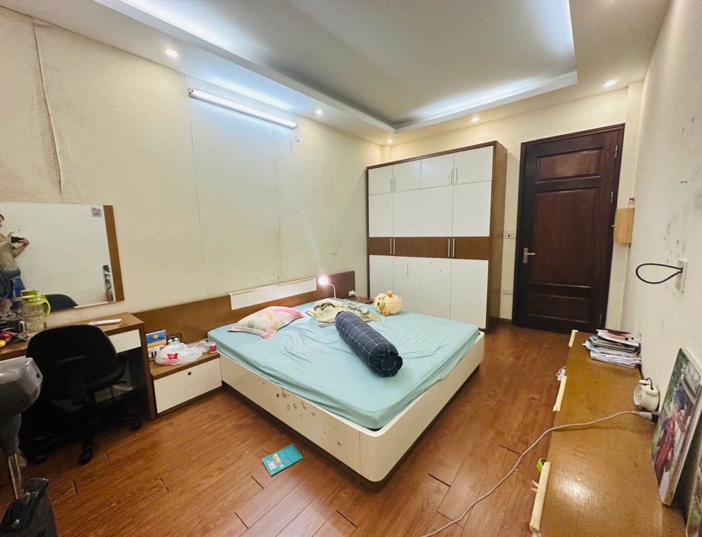 Bán nhà Đê La Thành - diện tích 53m2 5 tầng - Gara ô tô, nhà đẹp - giá 19,5 tỷ