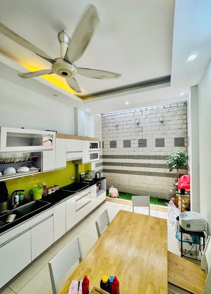 Bán nhà Đê La Thành - diện tích 53m2 5 tầng - Gara ô tô, nhà đẹp - giá 19,5 tỷ