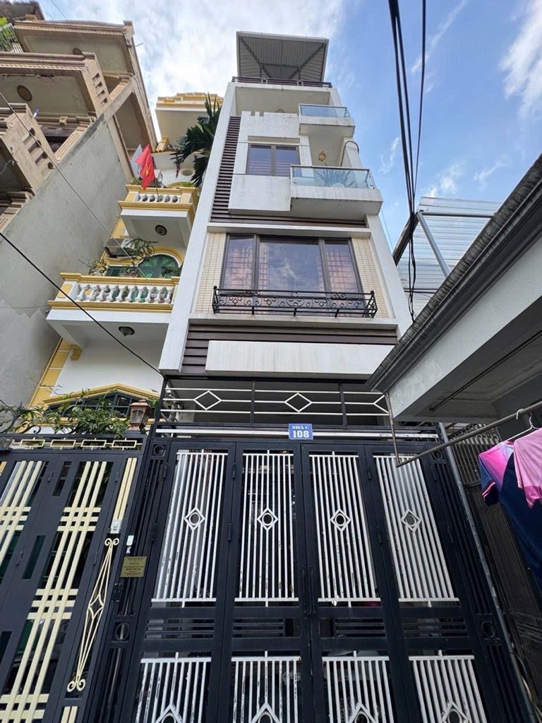 Bán nhà Đê La Thành - diện tích 53m2 5 tầng - Gara ô tô, nhà đẹp - giá 19,5 tỷ