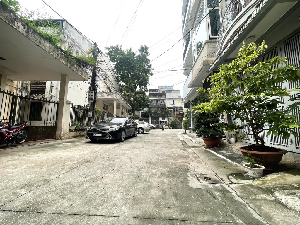 Bán nhà Đê La Thành - diện tích 53m2 5 tầng - Gara ô tô, nhà đẹp - giá 19,5 tỷ