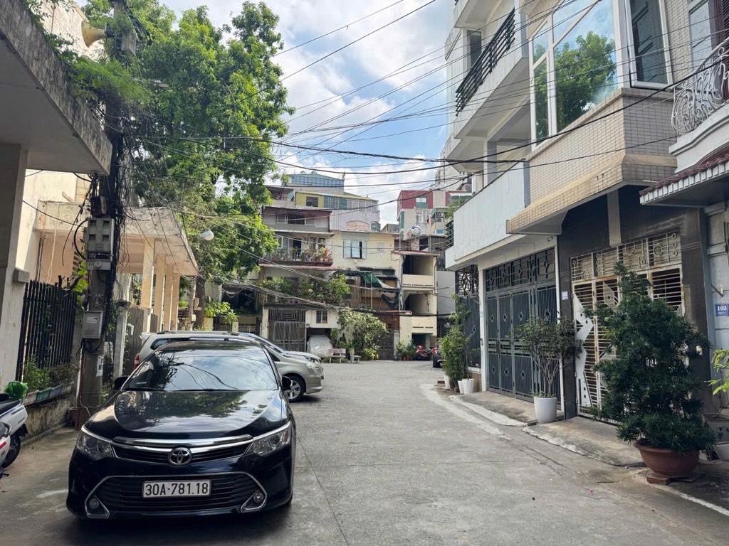 Bán nhà Đê La Thành - diện tích 53m2 5 tầng - Gara ô tô, nhà đẹp - giá 19,5 tỷ