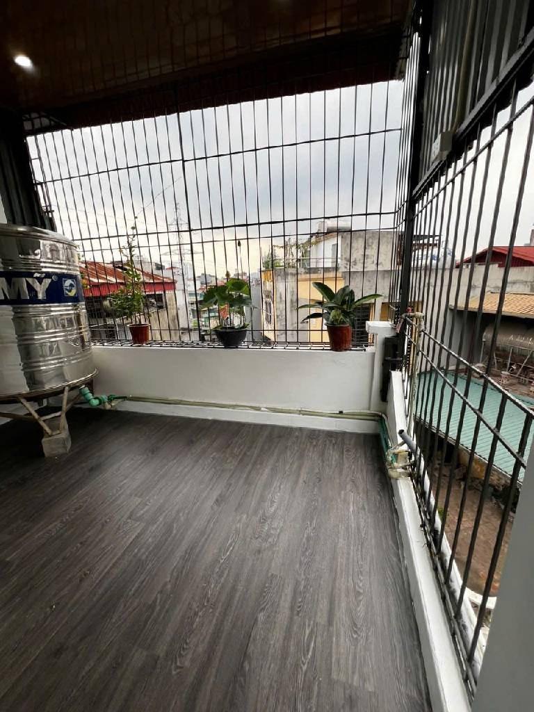 Bán nhà phố 250 Tân Mai - 22m2 5 tầng - lô góc , gần ô tô - giá 6,3 tỷ