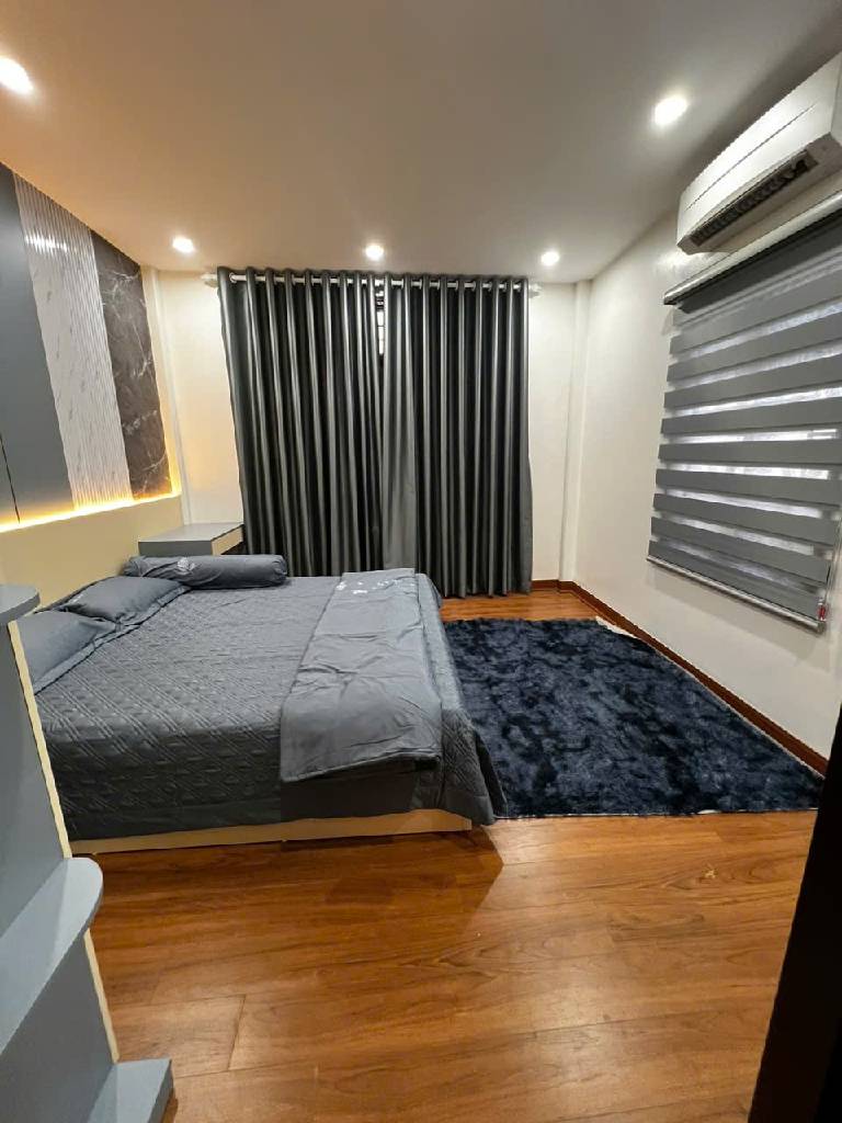 Bán nhà phố 250 Tân Mai - 22m2 5 tầng - lô góc , gần ô tô - giá 6,3 tỷ