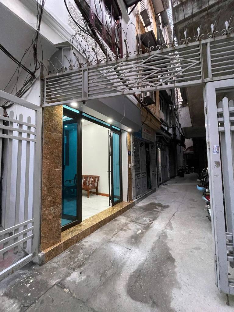 Bán nhà phố 250 Tân Mai - 22m2 5 tầng - lô góc , gần ô tô - giá 6,3 tỷ