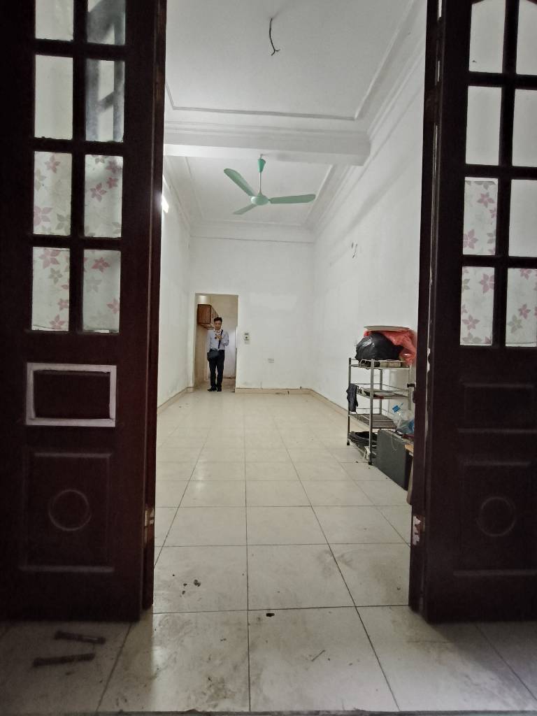 Bán nhà Lê Thanh Nghị - 33m2 4 tầng - ô tô đỗ cửa, ngõ nông thông bàn cờ - giá 9,x tỷ