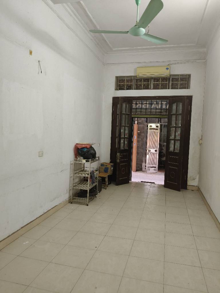 Bán nhà Lê Thanh Nghị - 33m2 4 tầng - ô tô đỗ cửa, ngõ nông thông bàn cờ - giá 9,x tỷ