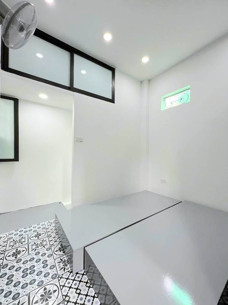 Bán nhà Lương Thế Vinh - diện tích 14m2 2 tầng - ô tô đỗ cửa - giá 1,48 tỷ