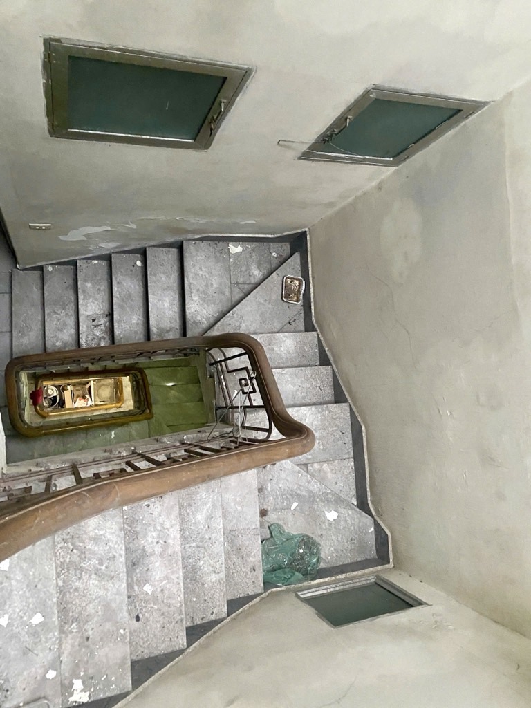 Bán nhà Thái Thịnh - diện tích 46.5m2 4 tầng - Mặt phố kinh doanh sầm uất - giá 23,3 tỷ