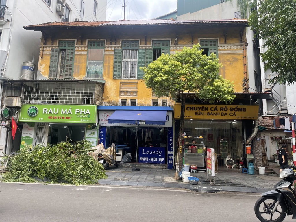 Bán nhà Lê Văn Hưu - diện tích 24m2 2 tầng - Ô tô tránh - giá 12 tỷ