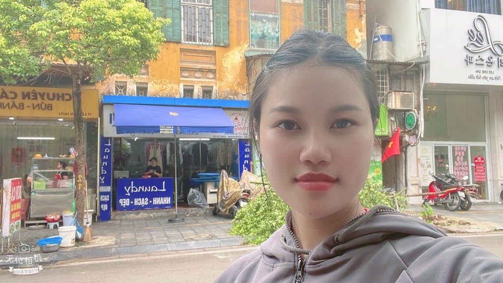 Bán nhà Lê Văn Hưu - diện tích 24m2 2 tầng - Ô tô tránh - giá 12 tỷ