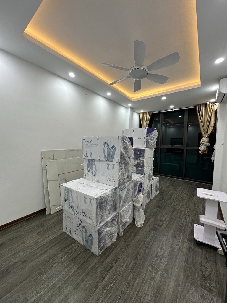 Bán nhà Trương Định - diện tích 35m2 5 tầng - ô tô tránh - giá 9,7 tỷ