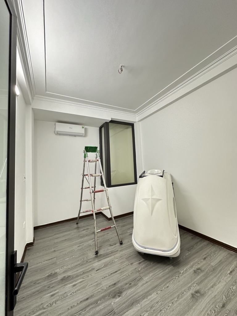 Bán nhà Trương Định - diện tích 35m2 5 tầng - ô tô tránh - giá 9,7 tỷ