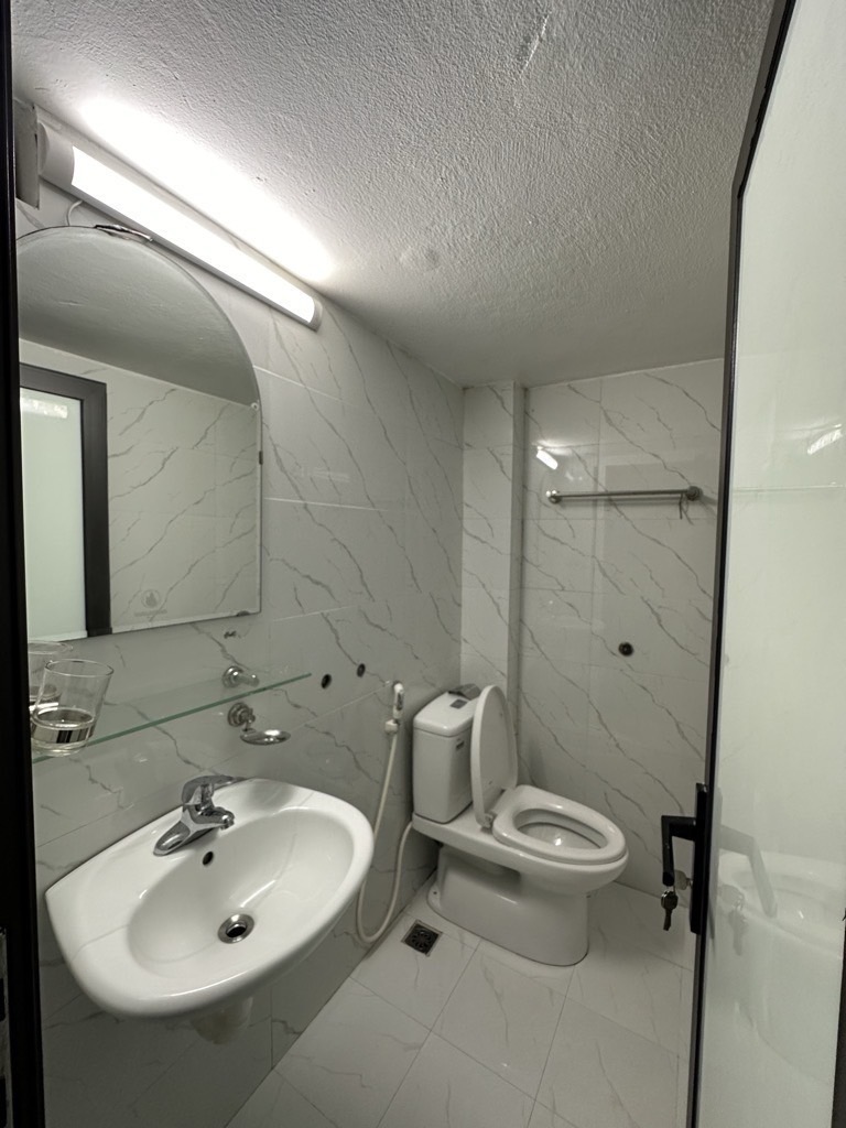 Bán nhà Trương Định - diện tích 35m2 5 tầng - ô tô tránh - giá 9,7 tỷ