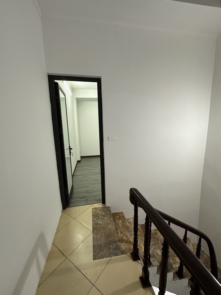 Bán nhà Trương Định - diện tích 35m2 5 tầng - ô tô tránh - giá 9,7 tỷ