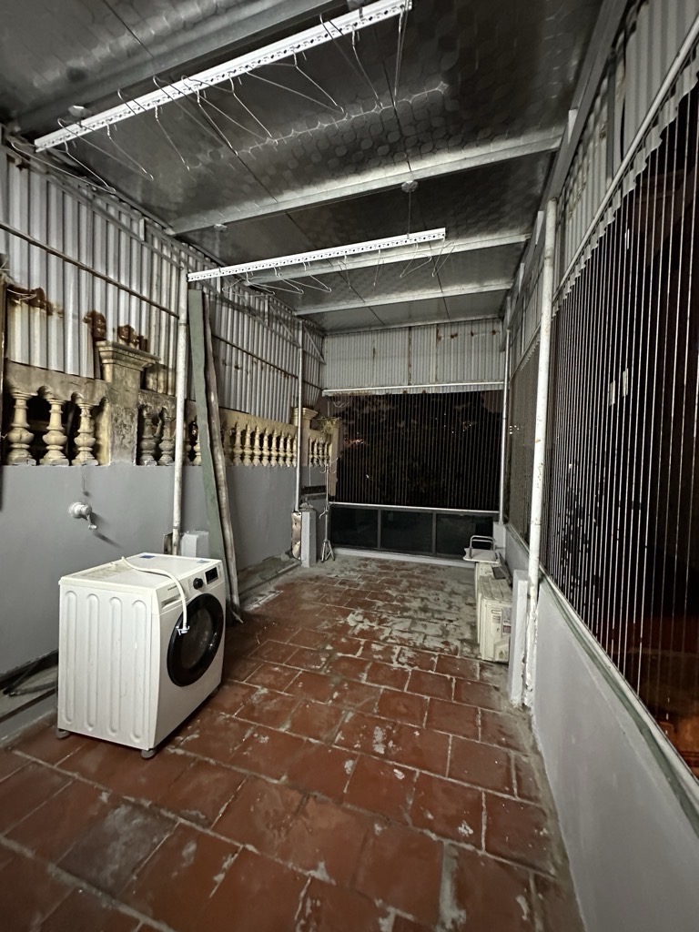 Bán nhà Trương Định - diện tích 35m2 5 tầng - ô tô tránh - giá 9,7 tỷ