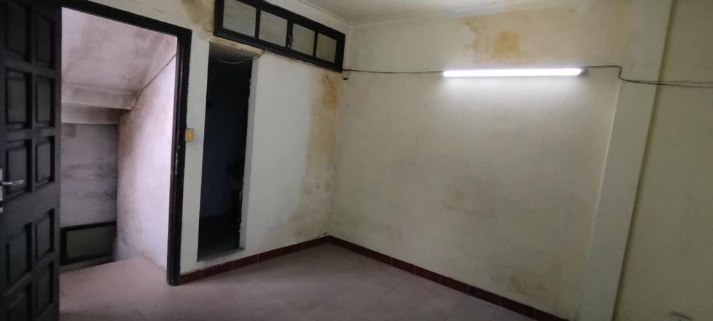 Bán nhà Giải Phóng - diện tích 62.4m2 3 tầng - Mặt phố kinh doanh mạnh - giá 9,3 tỷ