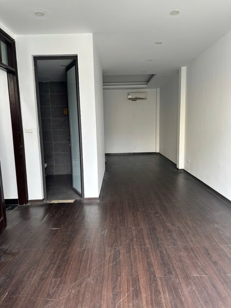 Bán nhà Khương Đình - diện tích 42m2 5 tầng - Mặt ngõ thông, cách phố chỉ 50m - giá 13,5 tỷ