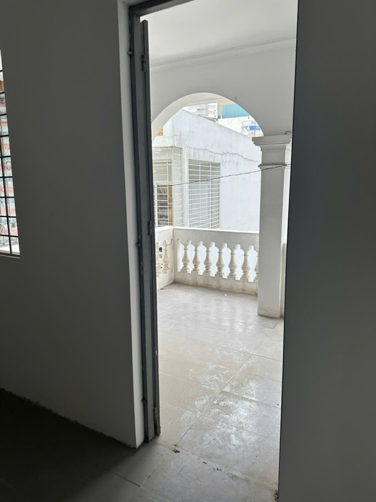 Bán nhà Khương Đình - diện tích 42m2 5 tầng - Mặt ngõ thông, cách phố chỉ 50m - giá 13,5 tỷ