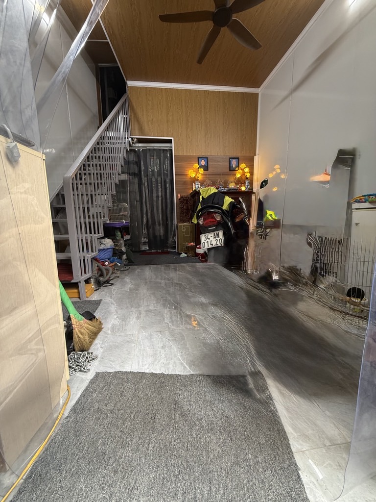 Bán nhà Bùi Xương Trạch - diện tích 36m2 2 tầng - nhà kịch ngõ góc tay trái - giá 2,6 tỷ