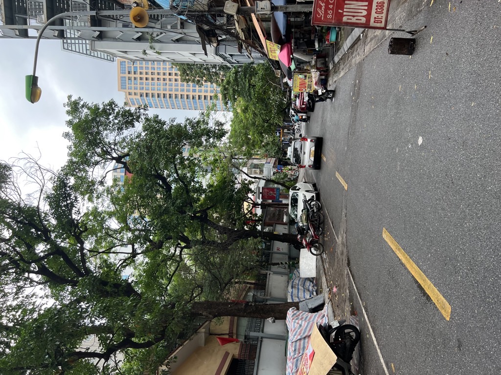 Bán nhà Cao Đạt - diện tích 17m2 2 tầng - Mặt phố trung tâm quận - giá 5 tỷ