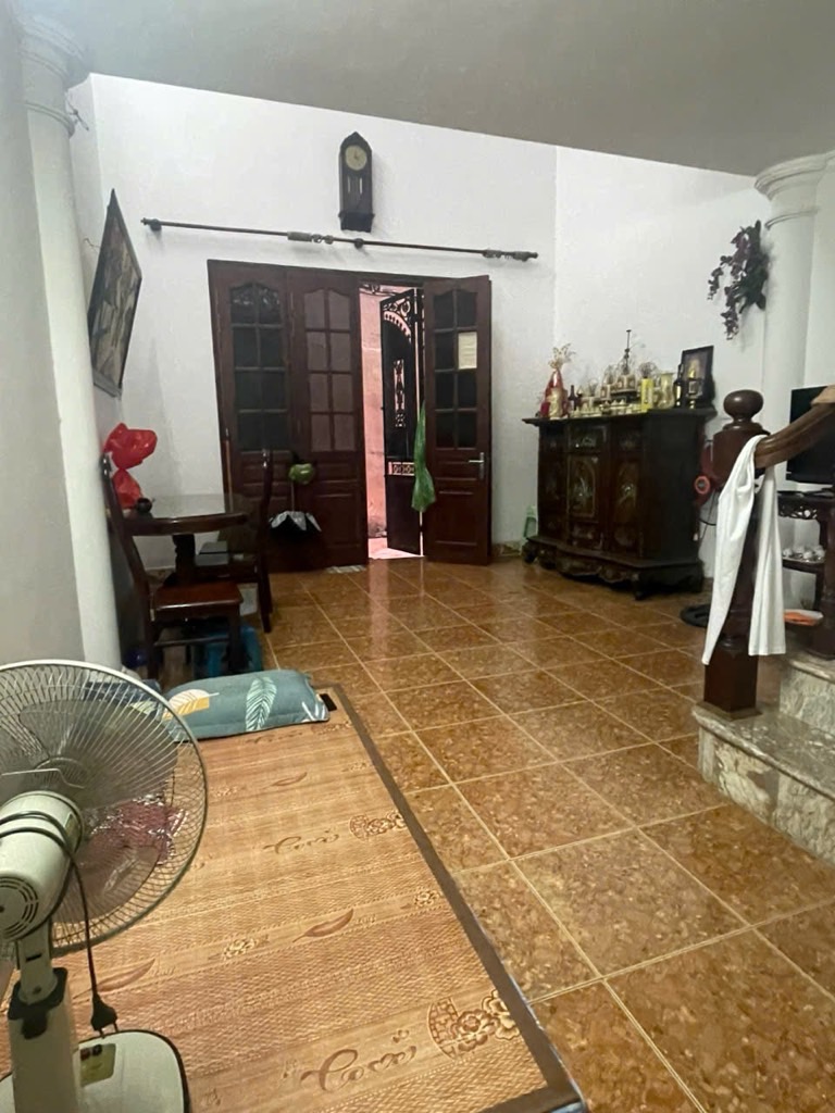 Bán nhà Hào Nam - diện tích 26m2 5 tầng - Sổ đỏ chính chủ sẵn sàng giao dịch - giá 6,3 tỷ