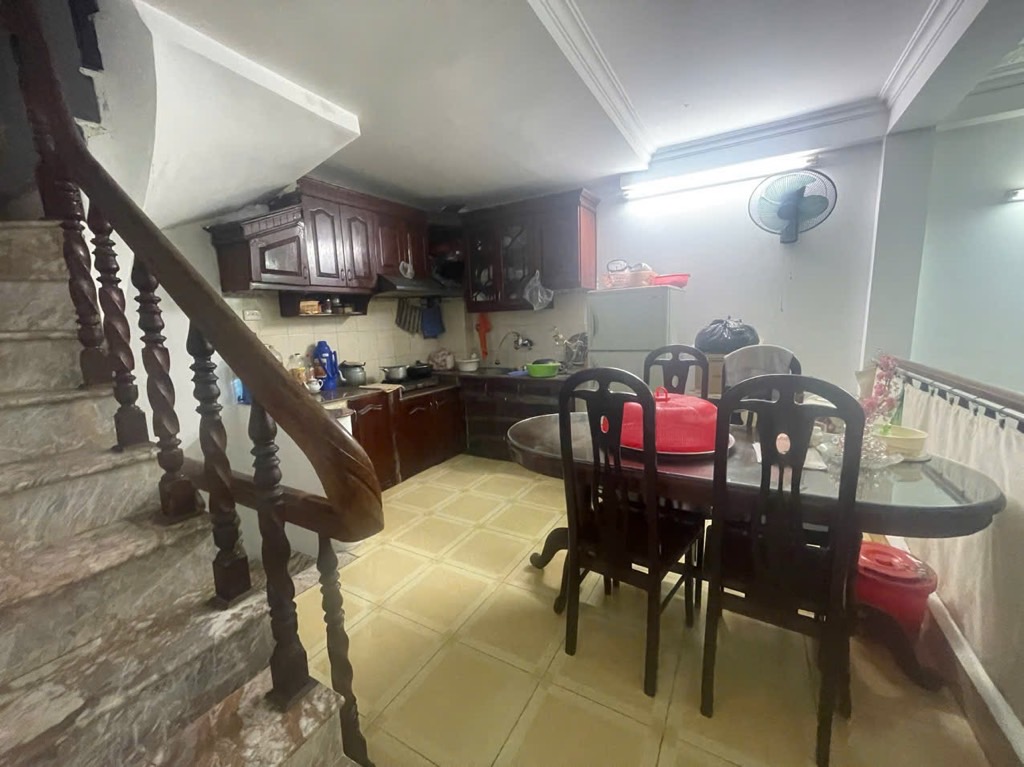 Bán nhà Hào Nam - diện tích 26m2 5 tầng - Sổ đỏ chính chủ sẵn sàng giao dịch - giá 6,3 tỷ