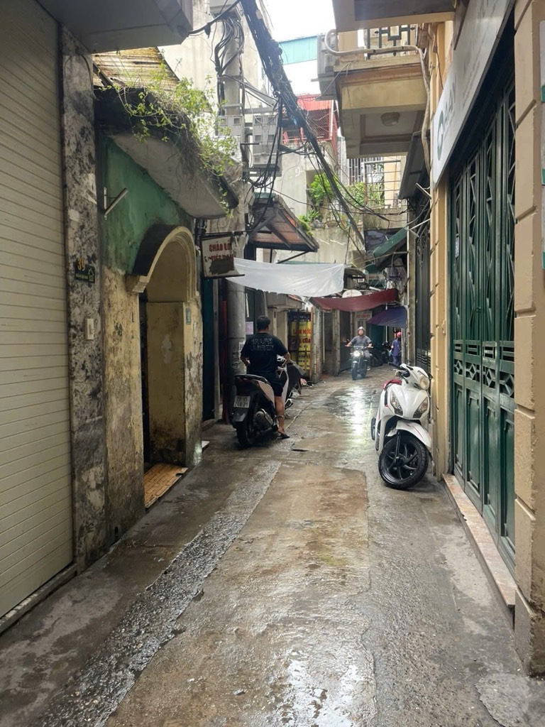 Bán nhà Hào Nam - diện tích 26m2 5 tầng - Sổ đỏ chính chủ sẵn sàng giao dịch - giá 6,3 tỷ